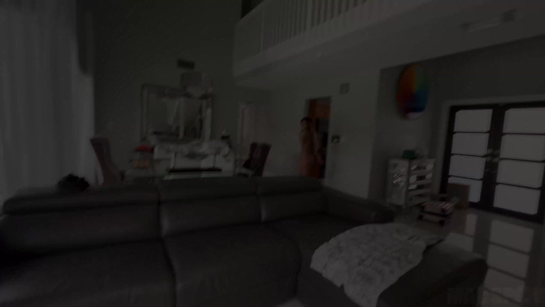 J-Mac: Jmac에게 따먹히는 겸둥이 아시아 클라라 트리니티