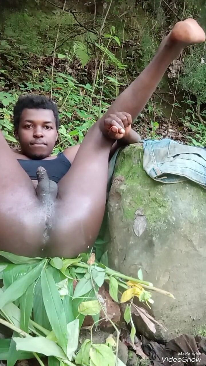 Sexyjayla254: Sexyjayla254 गांड से पानी की फुहार छोड़ रही है