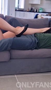Ballerina Ballbusting and Footjob