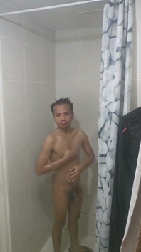 Pinoy Twink duşun altında sert