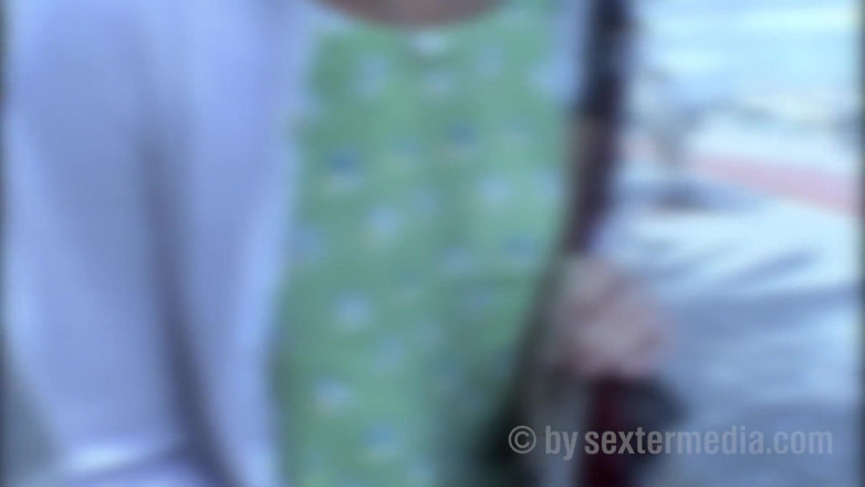Petty by Sextermedia: 18-jähriger teenager pisst, fotze squirtet