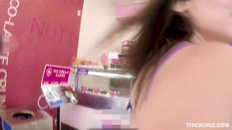Team Skeet: Thickumz - hampir kepergok! Twerking dengan Abella Hazard