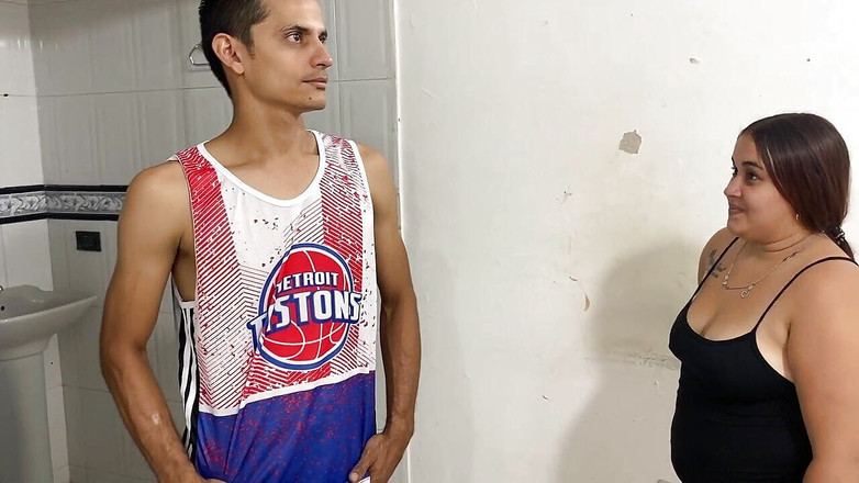 ROUS: Bir oda kiralayacağım ve adam ödemeyi düşürmek için bir anlaşma yapmak...