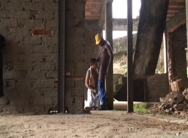 Gay Diaries: Muscular black construction worker fucks young guy with his huge...
