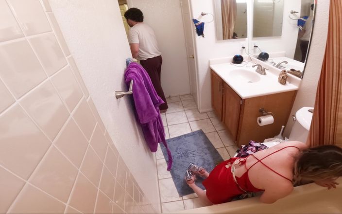 Erin Electra: Mon beau-fils est entré dedans dans la salle de bain