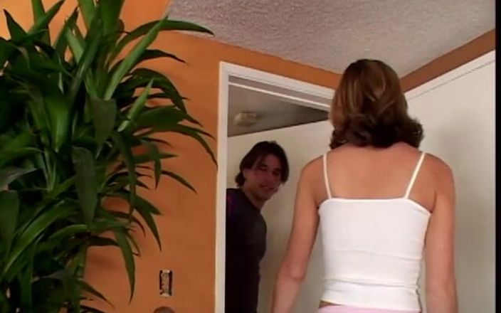 Babe Stars: Friend Makes Out with Guy While Other Girl Is Blowing...