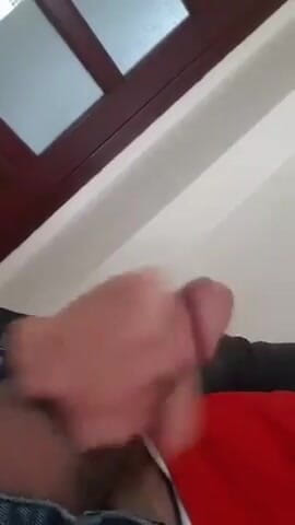 Horny Inn: Ayah Turki masturbasi