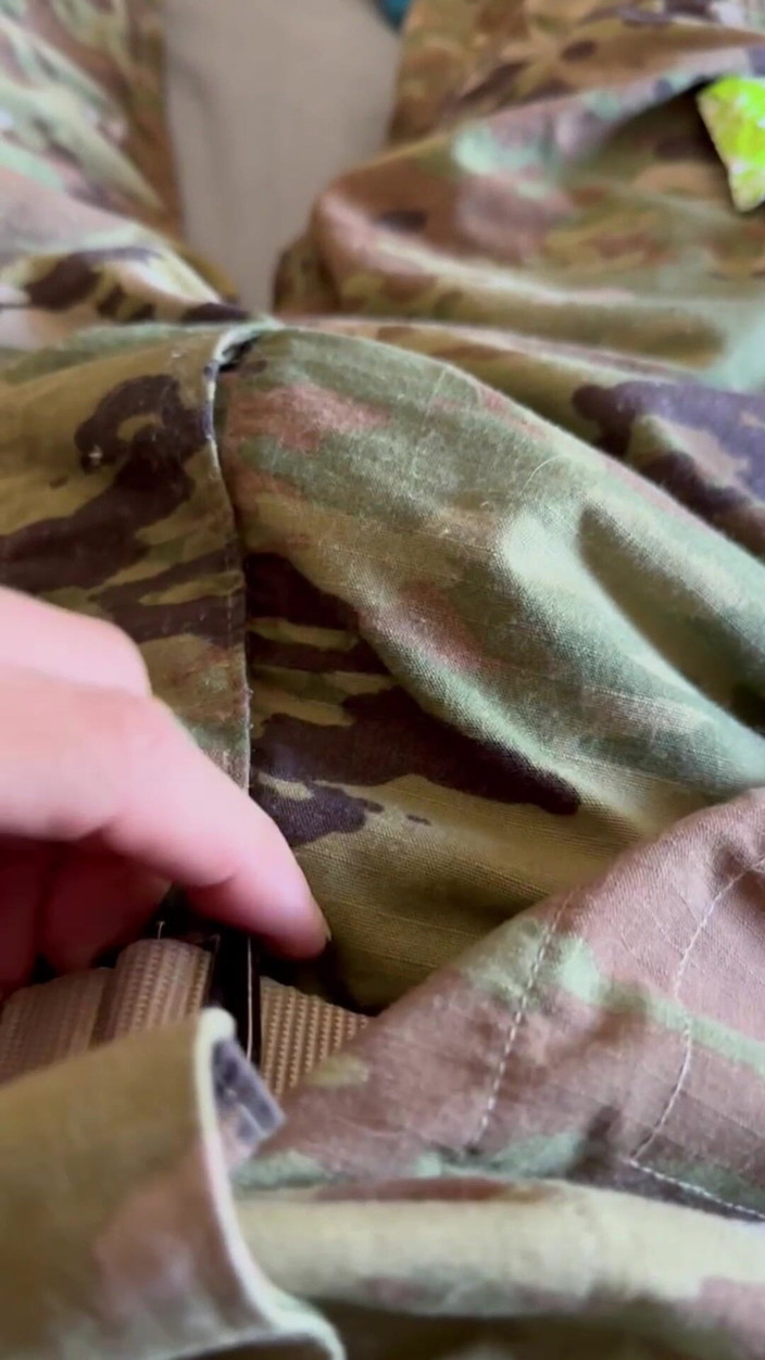 Gay Soldier Stuff: Солдат стреляет горячую порцию спермы в трусики рейнджера и дрочит в униформе!