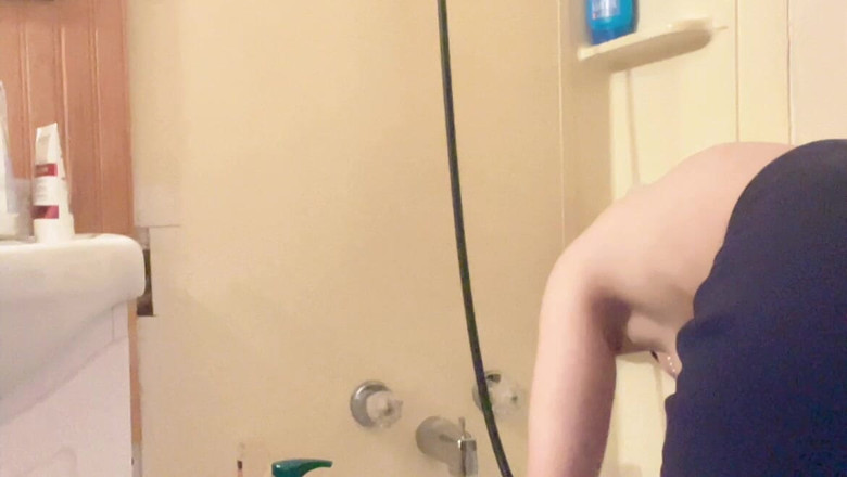 sweethanajapanese: Hana myj włosy w wannie Mały cycek tak miło