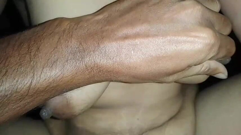 Skydreem1104: Malayali dona de casa é espancada por seu marido em cima...