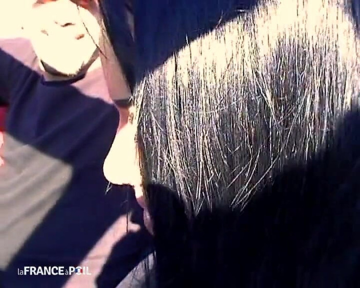 La France a Poil: Ateşli genç esmer otostopçuya özel bir yolculuk yapıyor