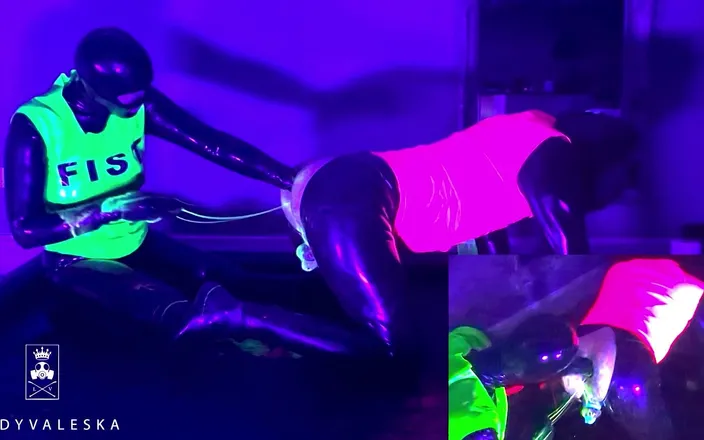 Lady Valeska: Another Round of Uv Fisting
