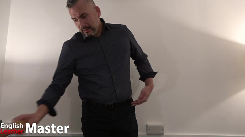 EnglishLeathermaster: Cikgu Guna Melancap Dan Berikan Arahan Melancap