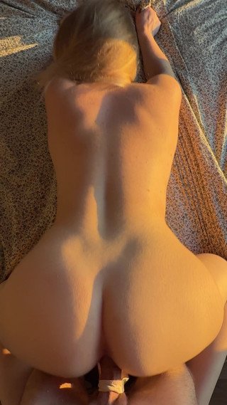 Boob_World: Sharing a Bed with My Big Booty Step-sis Turned Into...