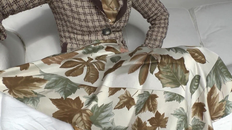 Lady Victoria Valente: シルクのスカーフに射精、レディ・ヴィクトリア・ヴァレンテ