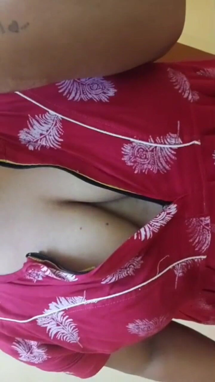 Benita sweety: Chubby Hot New Aunty Showing Her Hot Boobs