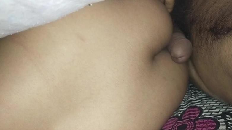 Junaid: 一个沉默的热辣性欲想要用大屁股制造噪音