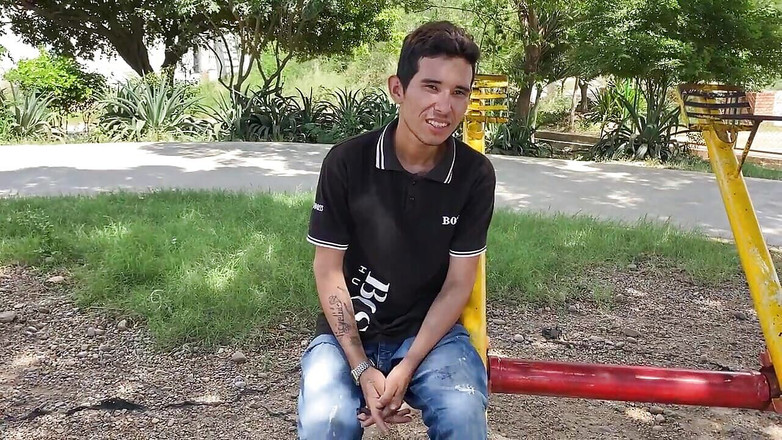 Yeison: 야외에서 스포츠를 한 후 섹시한 이웃을 따먹어