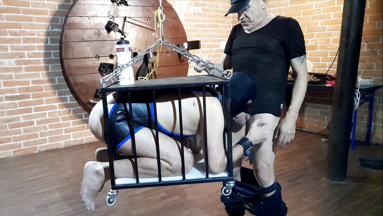 Master Drex: Di kandang kecil