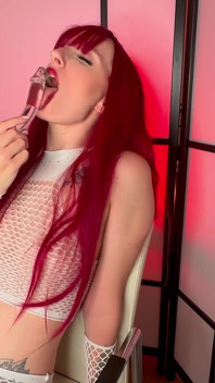 Trixie Fox - fileler ve cam dildo