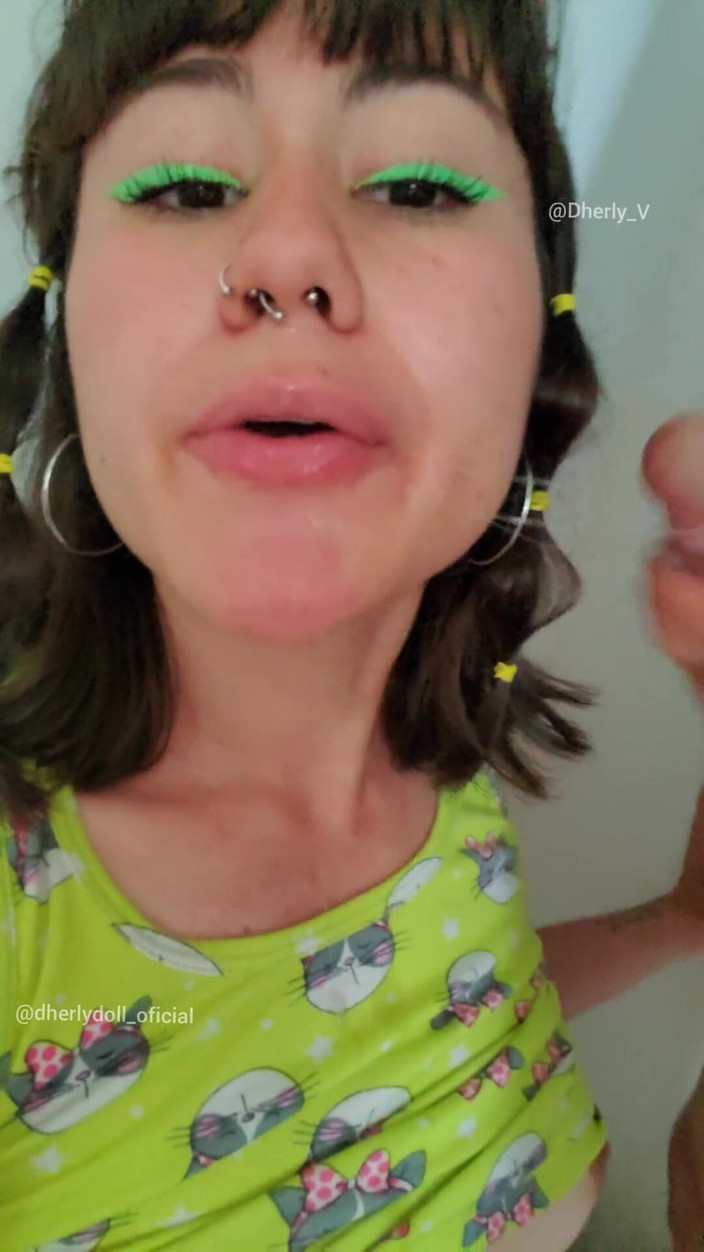 DherlyDoll: Onu ağzıma boşaltmak için lezzetli sakso, dölü seviyorum ve hepsini...