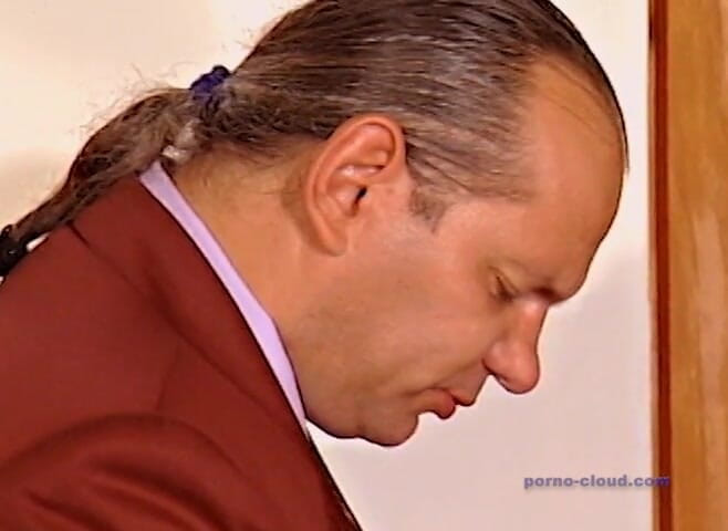 Porno Cloud: Two sexy girls for business men