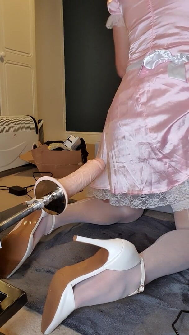 JessicaXD: Růžový sissy služka šukací stroj &amp; Estim