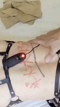 Mayu NO69 Masochista Pervertita con maschera completa, collare e catena che blocca il suo bellissimo aspetto, SEX Training