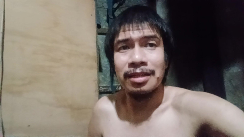 Piolo Alberto: Masturbazione seduto