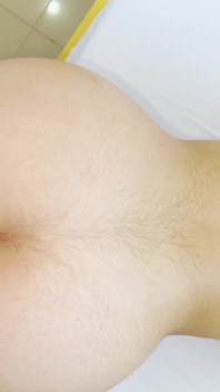 Ragazzo fortunato gode di un culo perfetto per scopare