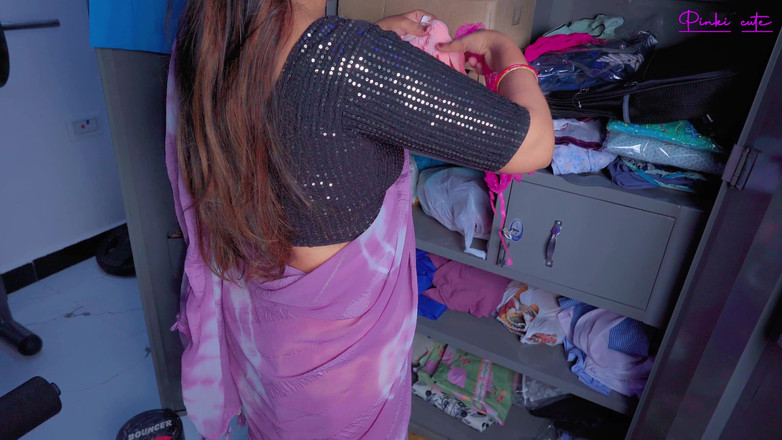 Dark_Couple: Big ass desi maid caught theft owner's panty then her...