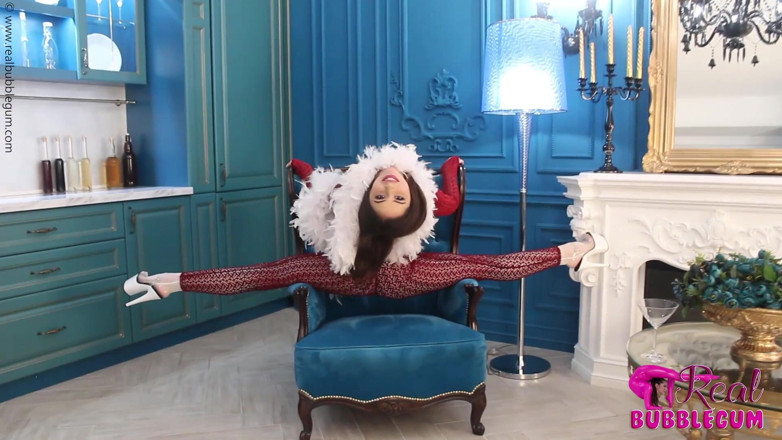 Flexilady: Flexible in Luxury Apartment