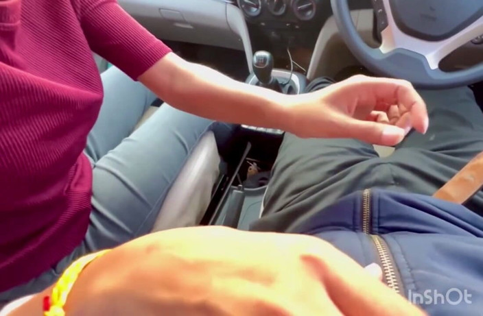 My_Baby: Девушка дези делает минет своему парню в машине