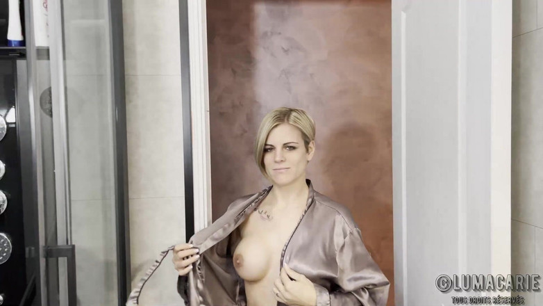 Lumacarie: Мастурбация в душе