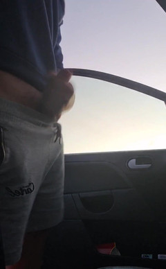 jay jenson: Zapomněli nahrávat Wank v šedých kraťasech na straně země