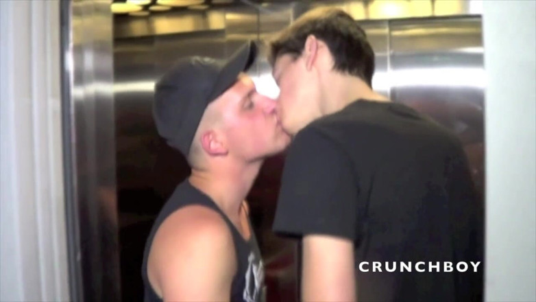 Gaybareback: Flo Adams ki bastin hot dvara bina kandom chudaee