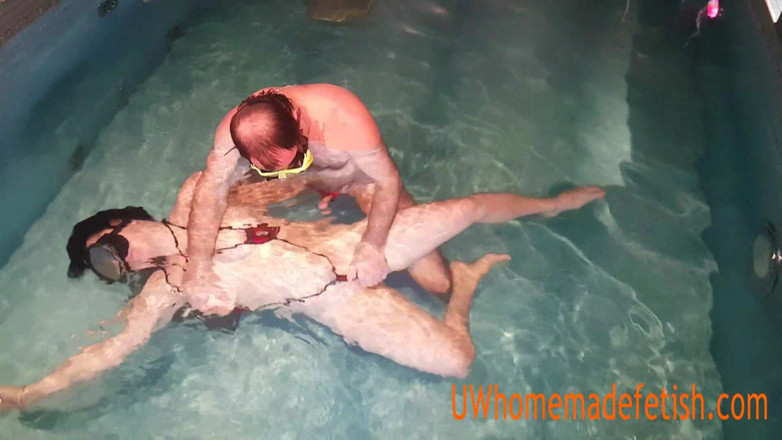 UW Homemade Fetish: L'orgasme puissant d'Alia sous l'eau