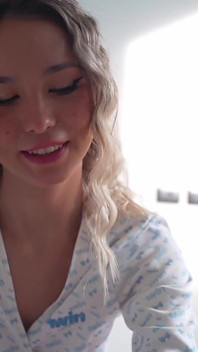 Vacker blondin med tight fitta