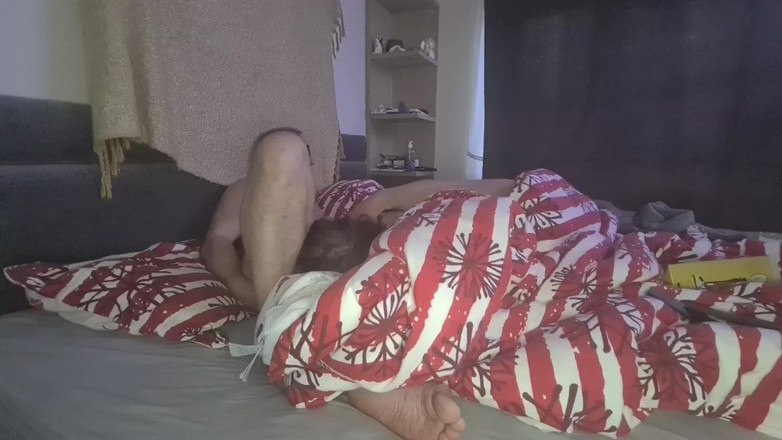 Anal Fetish Couple: Amatérské snadné šukání, sexy MILF se ho snaží udělat nadrženým, aby...