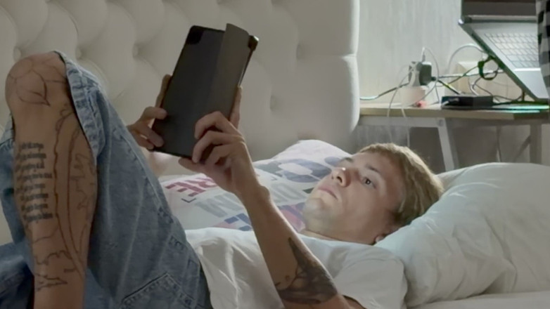 Ethan Lestray: Um Enteado Com Um Grande Pau Fode O Cuzinho Apertado...