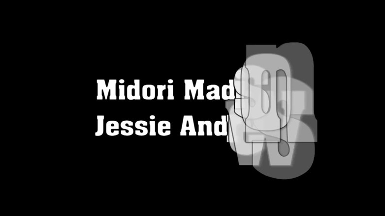 Fuck Cumshot Party: 발정난 보지를 만족시키기 위해 자지를 공유하고 섹스하는 핫한 엄마와 의붓딸