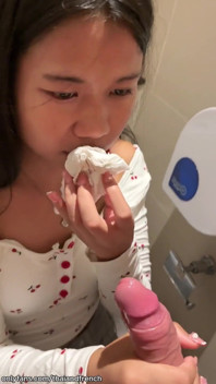 18 Years Old Asian Suck Me in Public Restroom