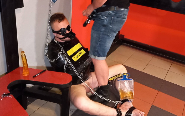 Master Dansan: Pisoár