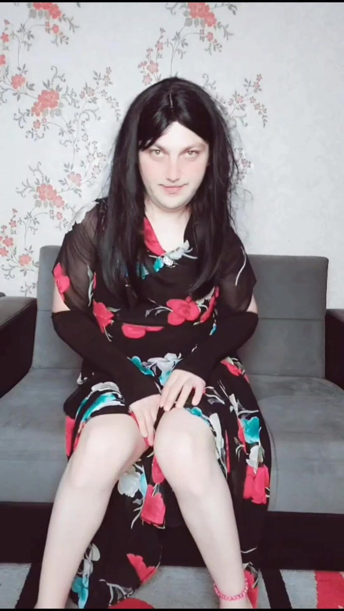 Kitty_Cross: Flowered Pinky and Black Hair Cute Young