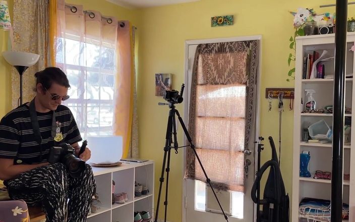 VibeWithMommy: Penggemar merekam ibu tiri yahudi yang menangis muncrat di balik...