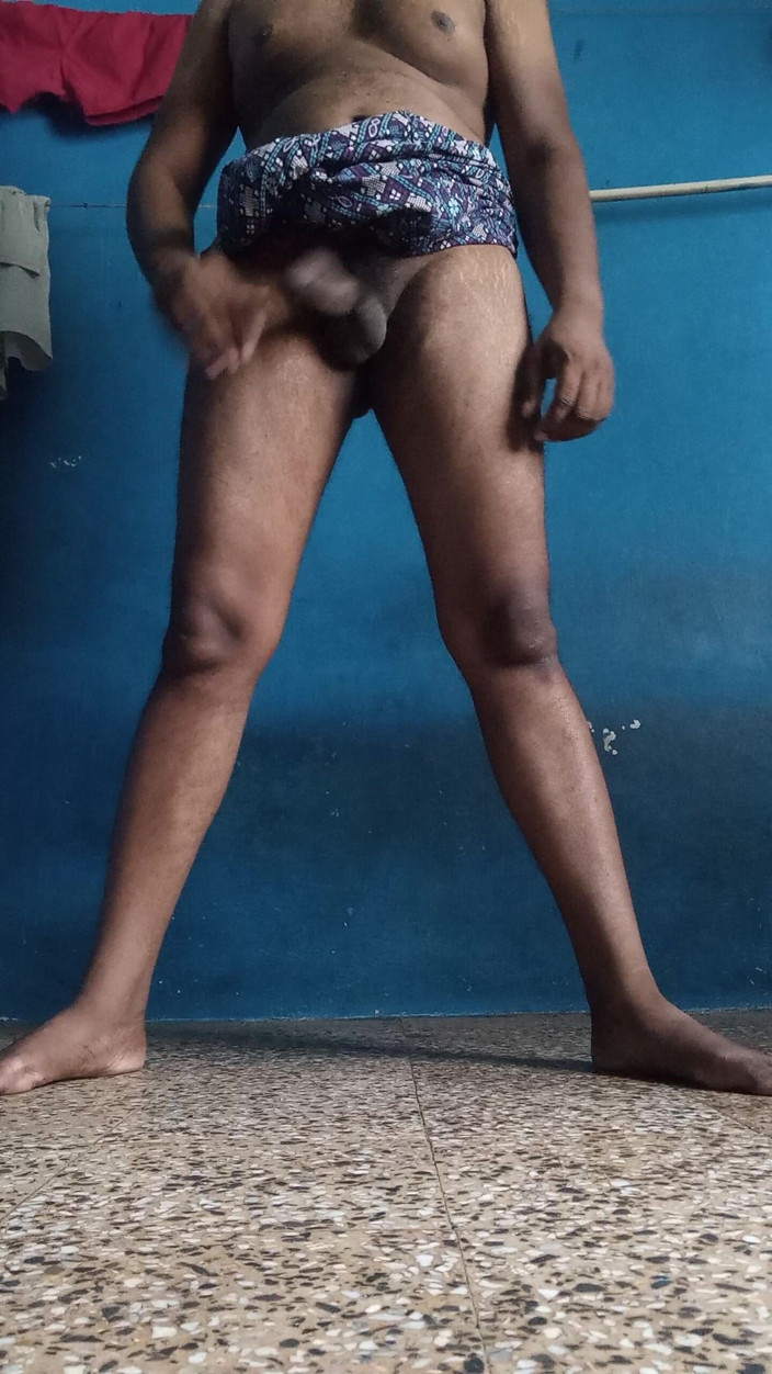 Hungry cliff: Un homme affamé baise en se léchant les seins