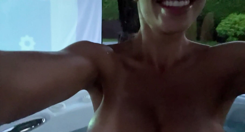 Miss Lexa: मुझे कुछ समय अकेले चाहिए लेकिन neighb0urs मेरे तरह के संगीत को नष्ट कर रहे हैं