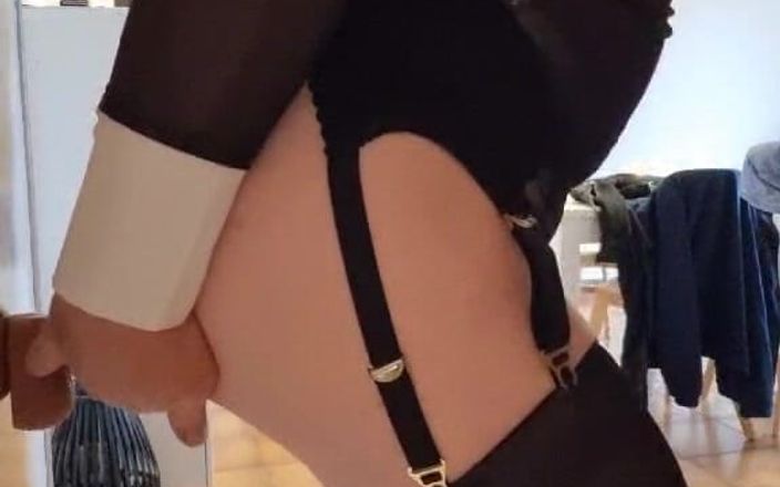 Lauralalouve: Analsex mit dildo