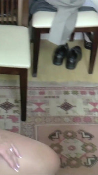 Büyük memeli orta yaşlı seksi kadın üçlü sekste sikişiyor