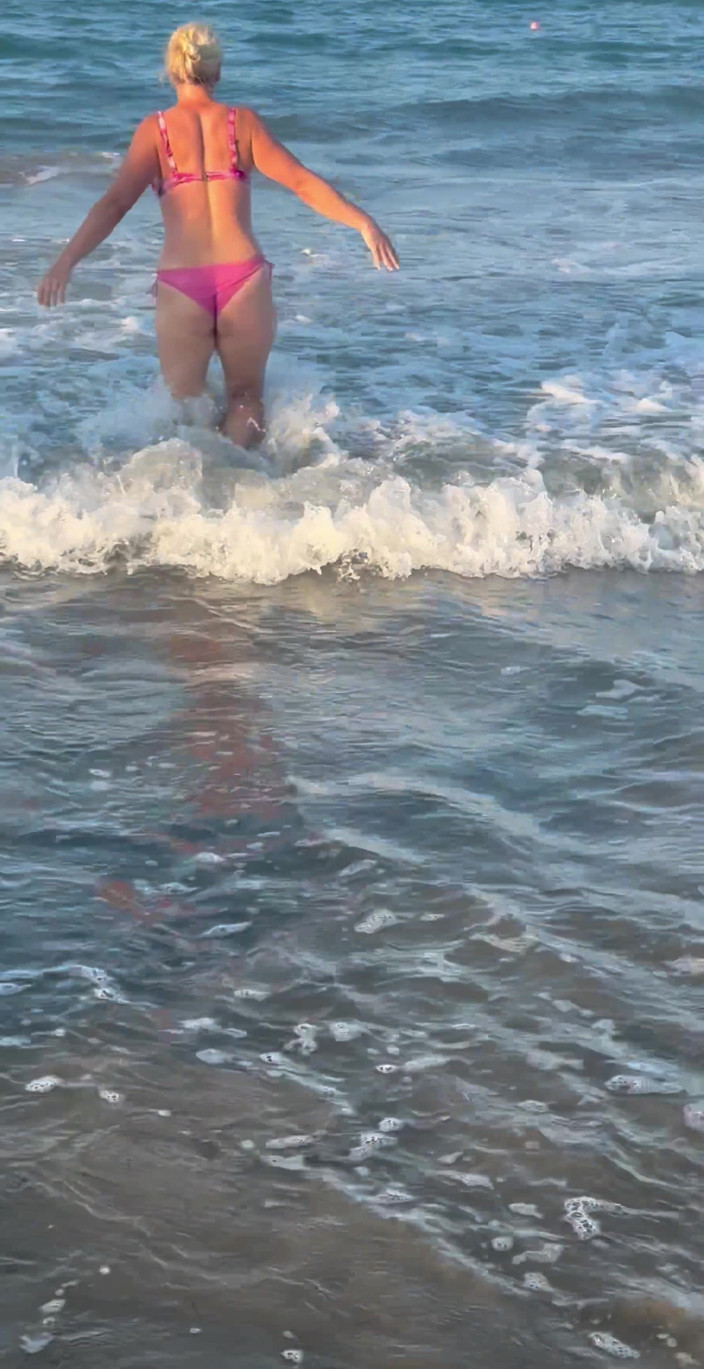 Putarankahotmilf: Try Not to Wet My Hair While Play with the...